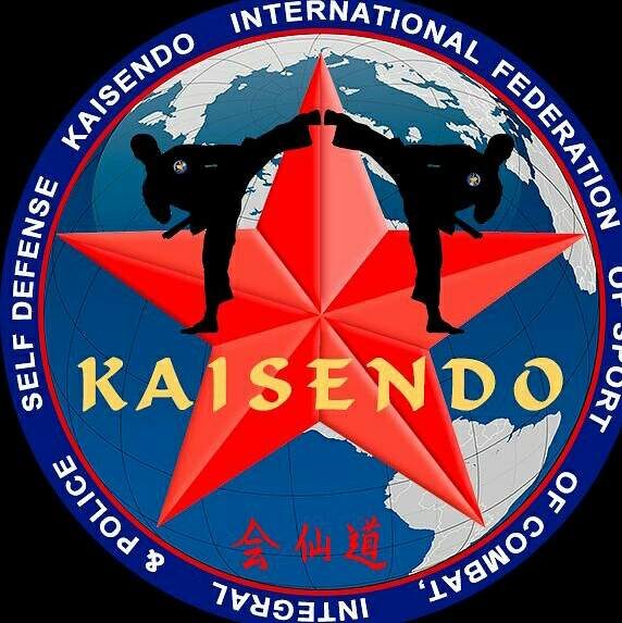 Sala de Musculación equipada con Maquinaria Fitmaker para entrenamientos efectivos.